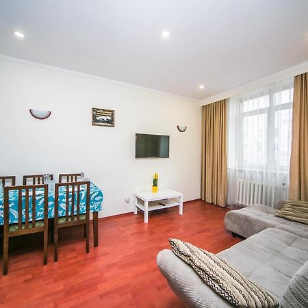 Apartment Ploshchad Pobedy 3 Komnaty Минск Екстериор снимка