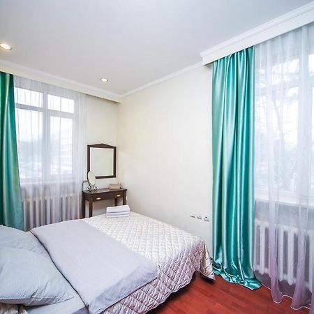 Apartment Ploshchad Pobedy 3 Komnaty Минск Екстериор снимка
