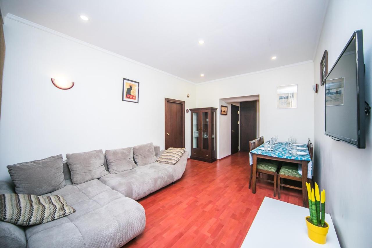 Apartment Ploshchad Pobedy 3 Komnaty Минск Екстериор снимка