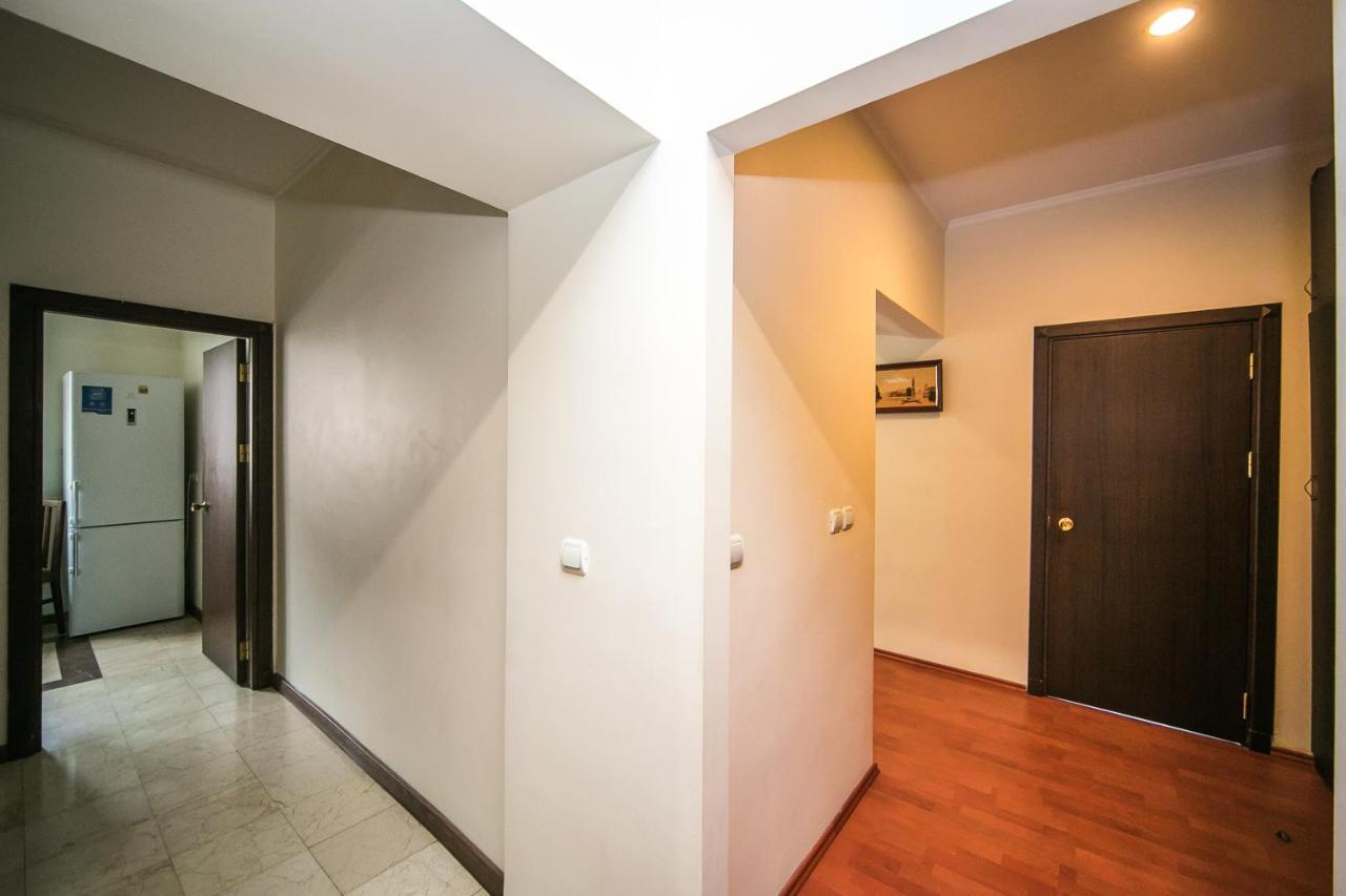 Apartment Ploshchad Pobedy 3 Komnaty Минск Екстериор снимка